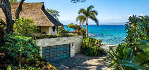 Hawaii beachfront homes for sale