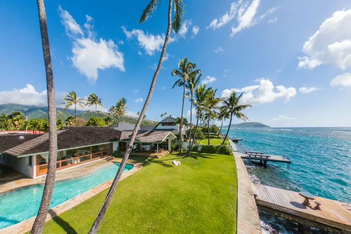 Hawaii beachfront homes for sale